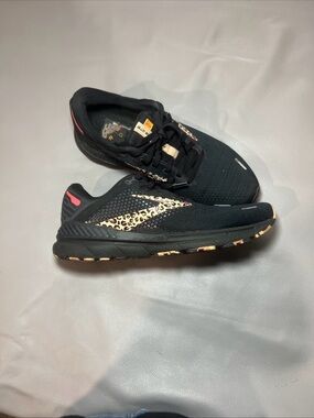 Black Leopard-Accent Women's Running Sneakers